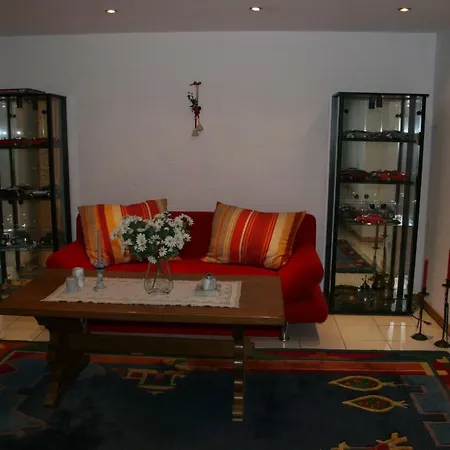 Buecker Apartment *